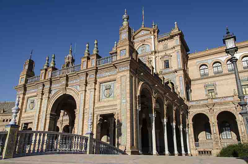 Sevilla 045 - parque de María Luisa - plaza de España.jpg